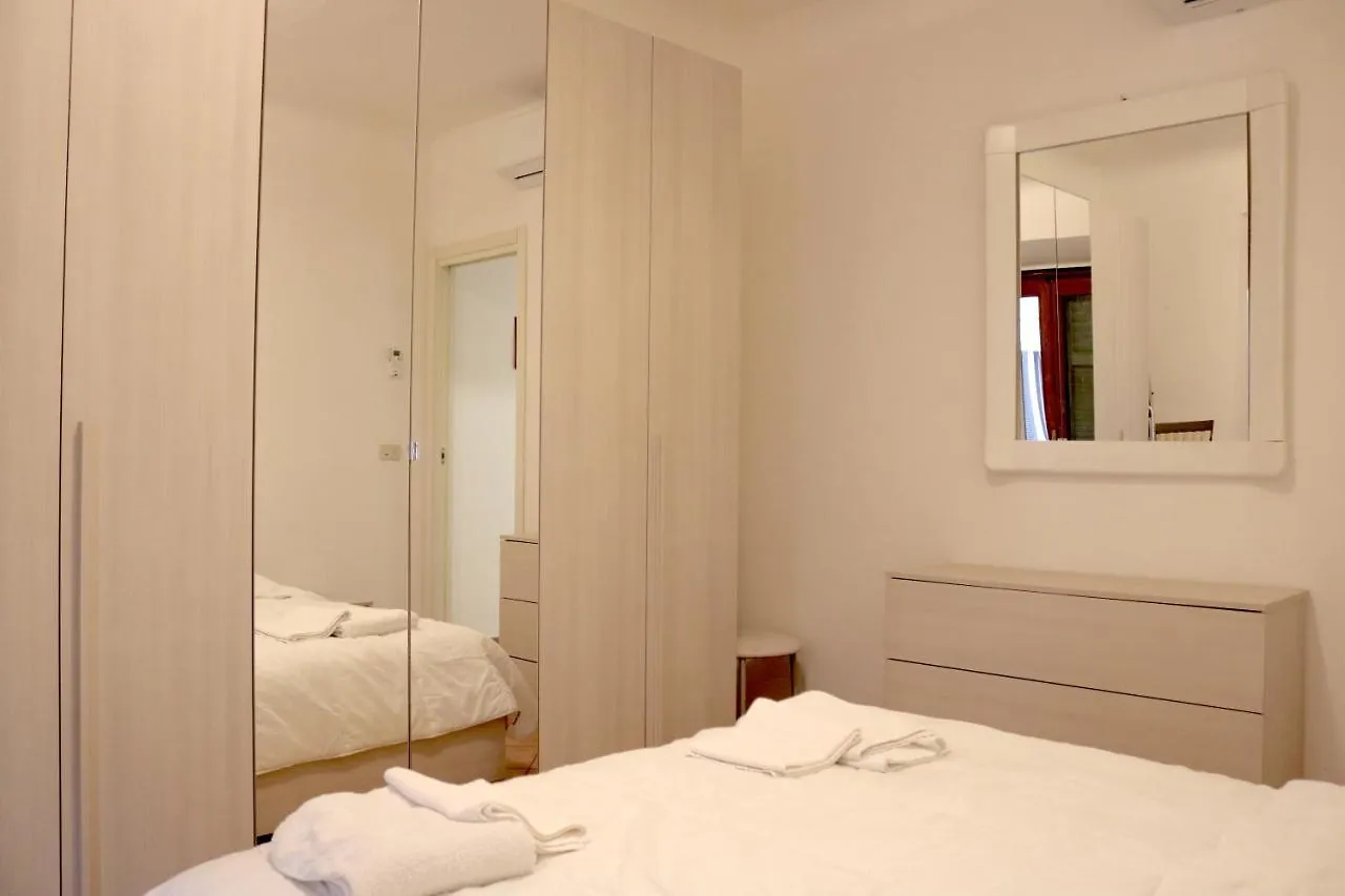 아파트 Via Custodi - Navigli House Selection 이탈리아